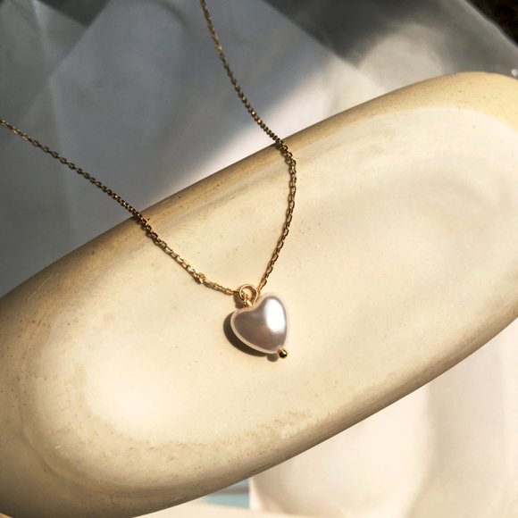 Angel Heart Golden Necklace - Picture 3 of 9